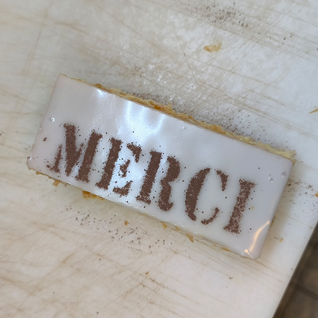 Schablone „MERCI“